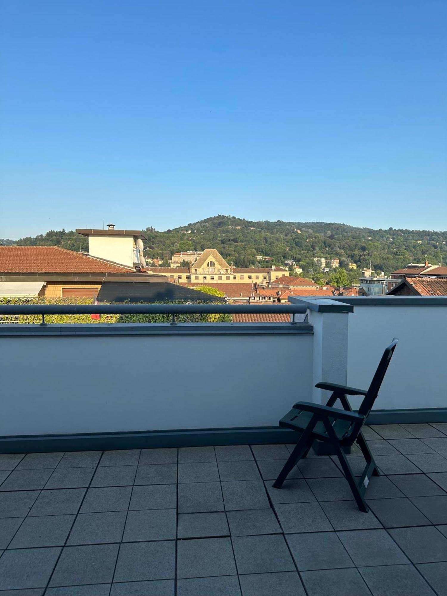 Hostdomus - Turin Rooftop Bagian luar foto